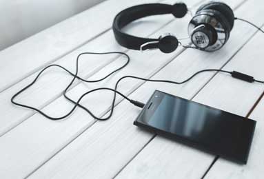 意甲知名媒体人：击败巴萨和莱比锡的竞争，米兰将基本敲定18岁天才中卫西塞！